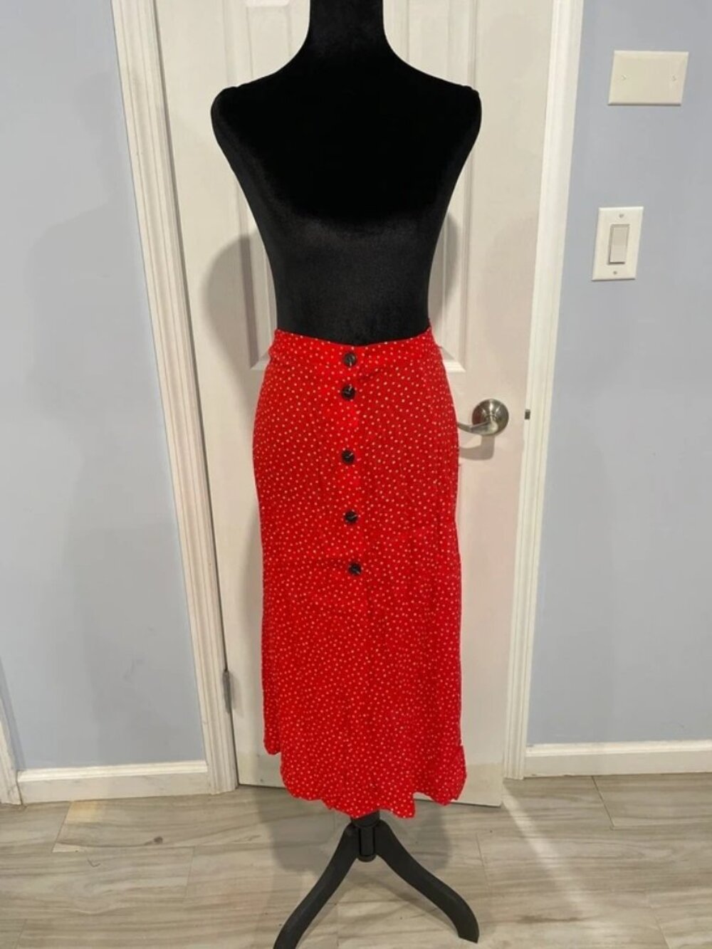 H&M Women’s Red White Polka Dot Button Front Midi Skirt 6 NWT